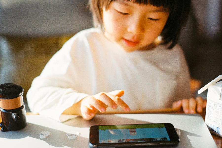 Monitoring Screen Time for Toddlers: Importance and Best Practices